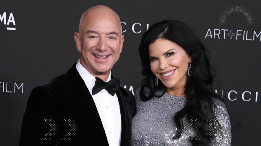 Jeff Bezos's Girlfriend, Lauren Sánchez, Says She Is planning to Go To Space Next Year!