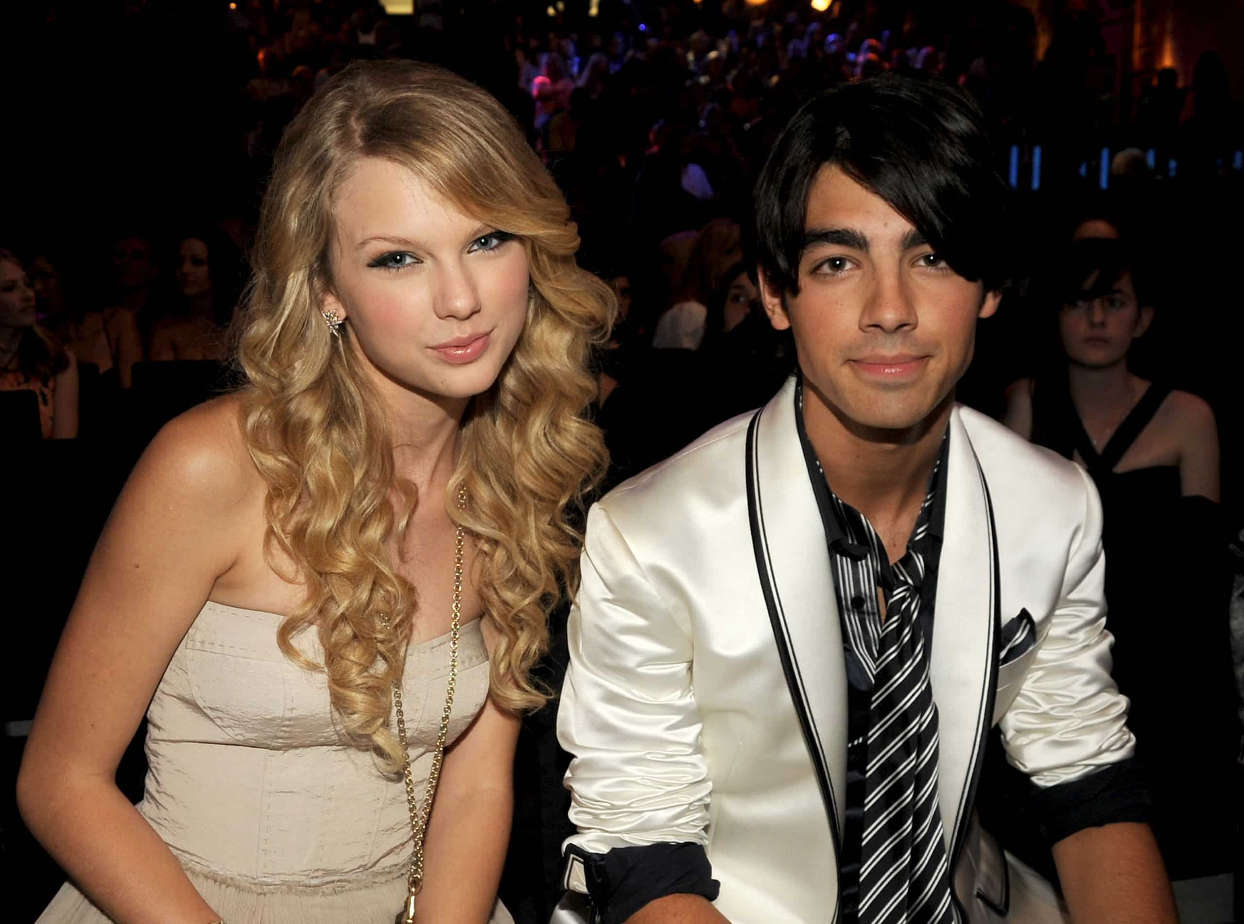 Taylor Swift Fans Can't Believe Ex-Boyfriend Joe Jonas Attended Her 'SNL'  Performance | Glamour