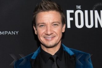 Is Jeremy Renner Gay