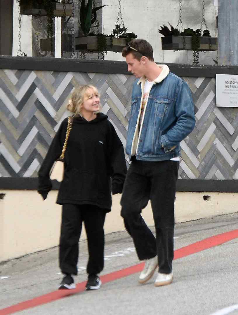 Mendes and Carpenter looked smitten while out in LA.