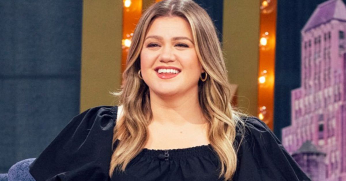 How Much Does Kelly Clarkson Weight?